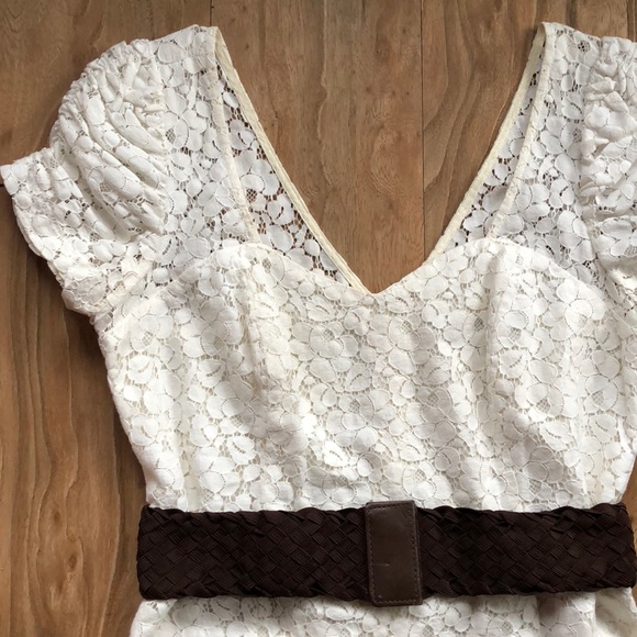 Guess💥White Lace Dress with Belt - Picture 3 of 4